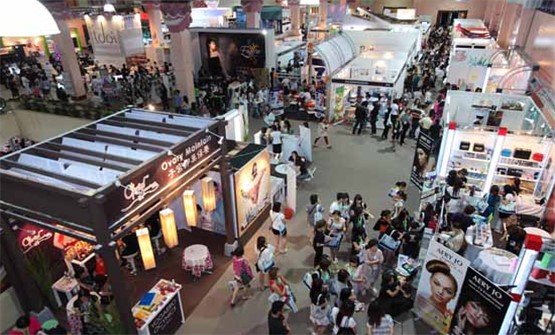 Suppliers and visitors at Cosmobeaute Asia 2021